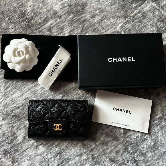 CHANEL CAVIAR LEATHER CC LOGO CREDIT CARD HOLDER WALLET - Picture 13 of 13